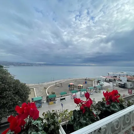 Appartamento Artspace Sea Front & Terrace *